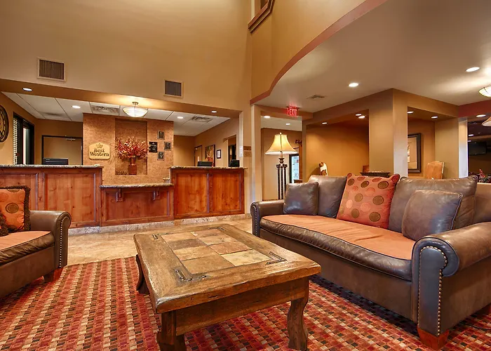 Spark By Hilton Phoenix East 3*