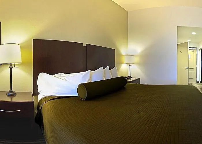 Spark By Hilton Phoenix East Hotel 3*
