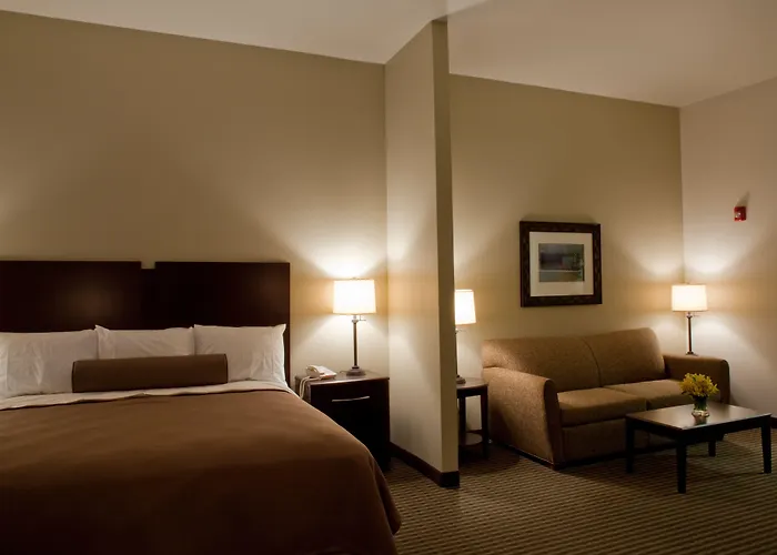 Spark By Hilton Phoenix East 3*