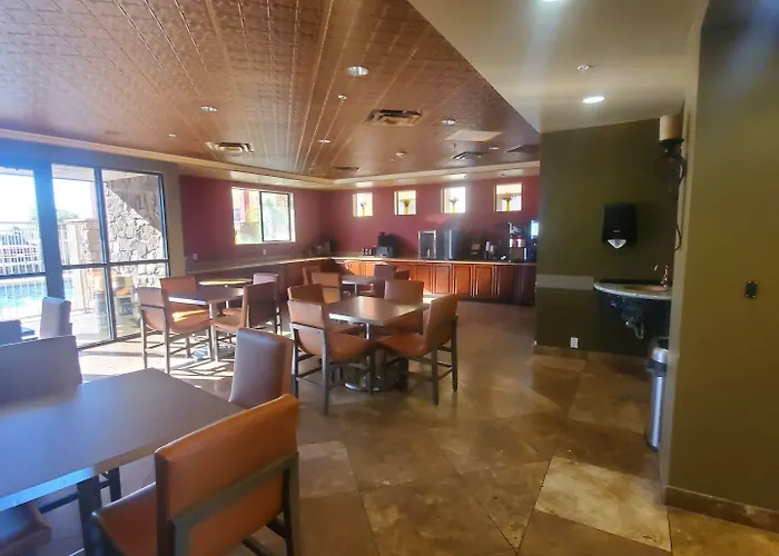 Hotel Spark By Hilton Phoenix East 3*