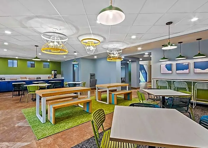 Hotel Spark By Hilton Phoenix East