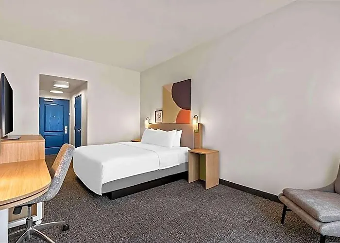 Spark By Hilton Phoenix East