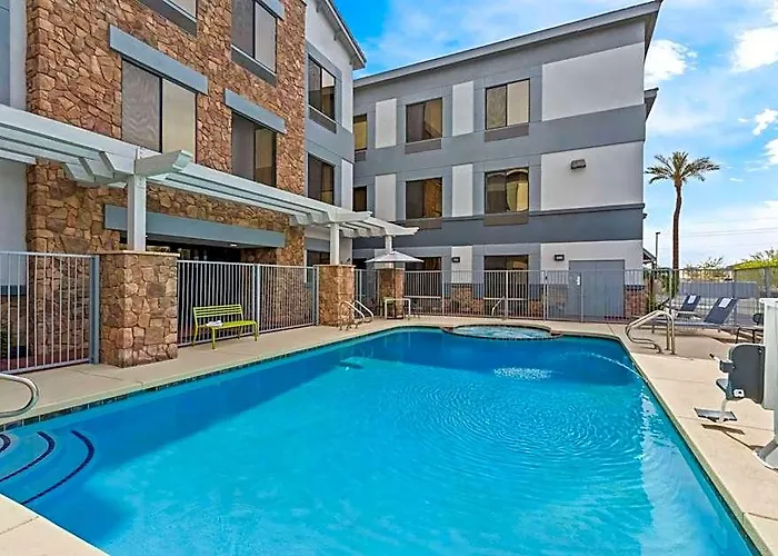 Hotel Spark By Hilton Phoenix East 3*