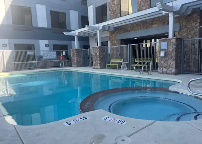 Spark By Hilton Phoenix East Hotel